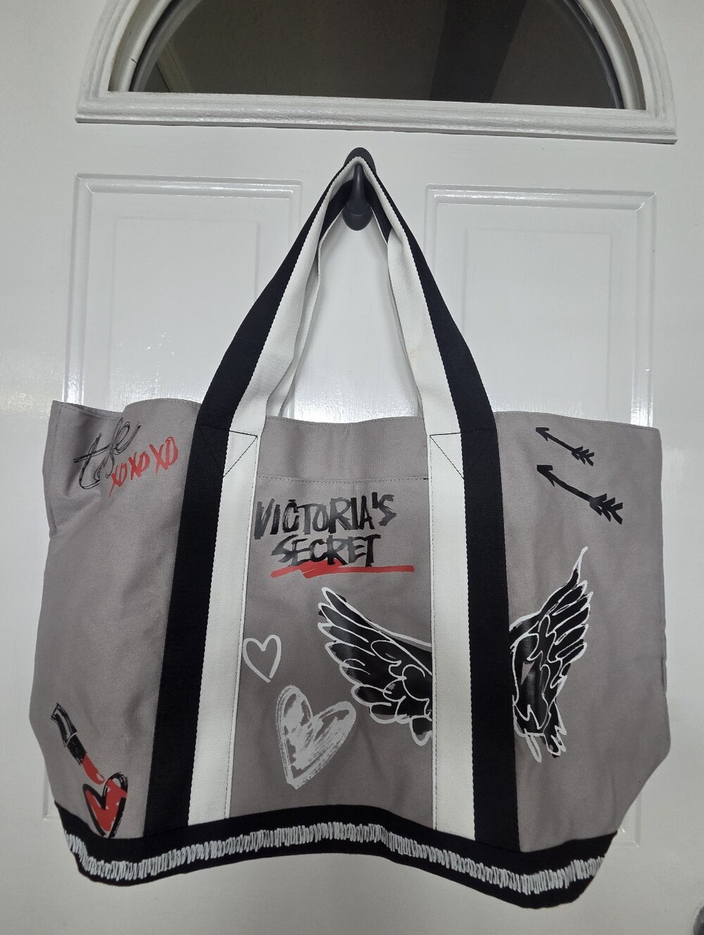Victoria's Secret Gray Graphic Wing & Heart Tote